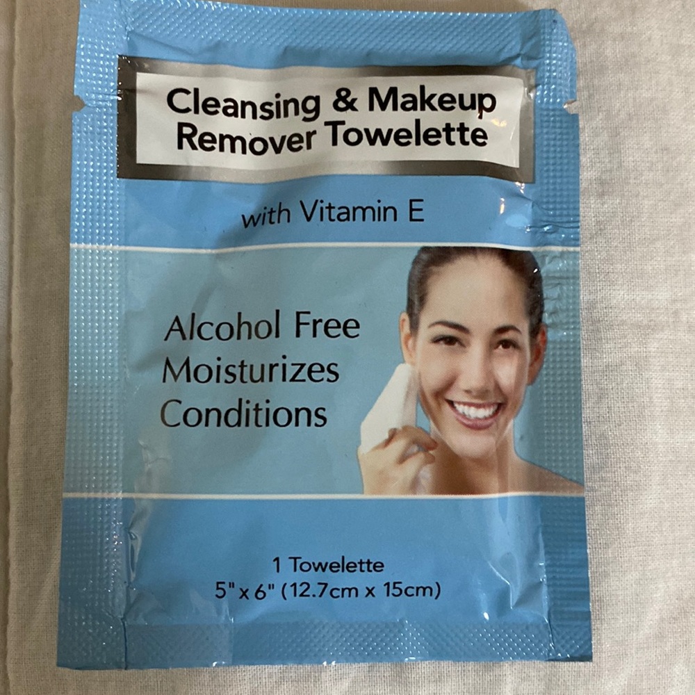 Cleansing towelette one piece